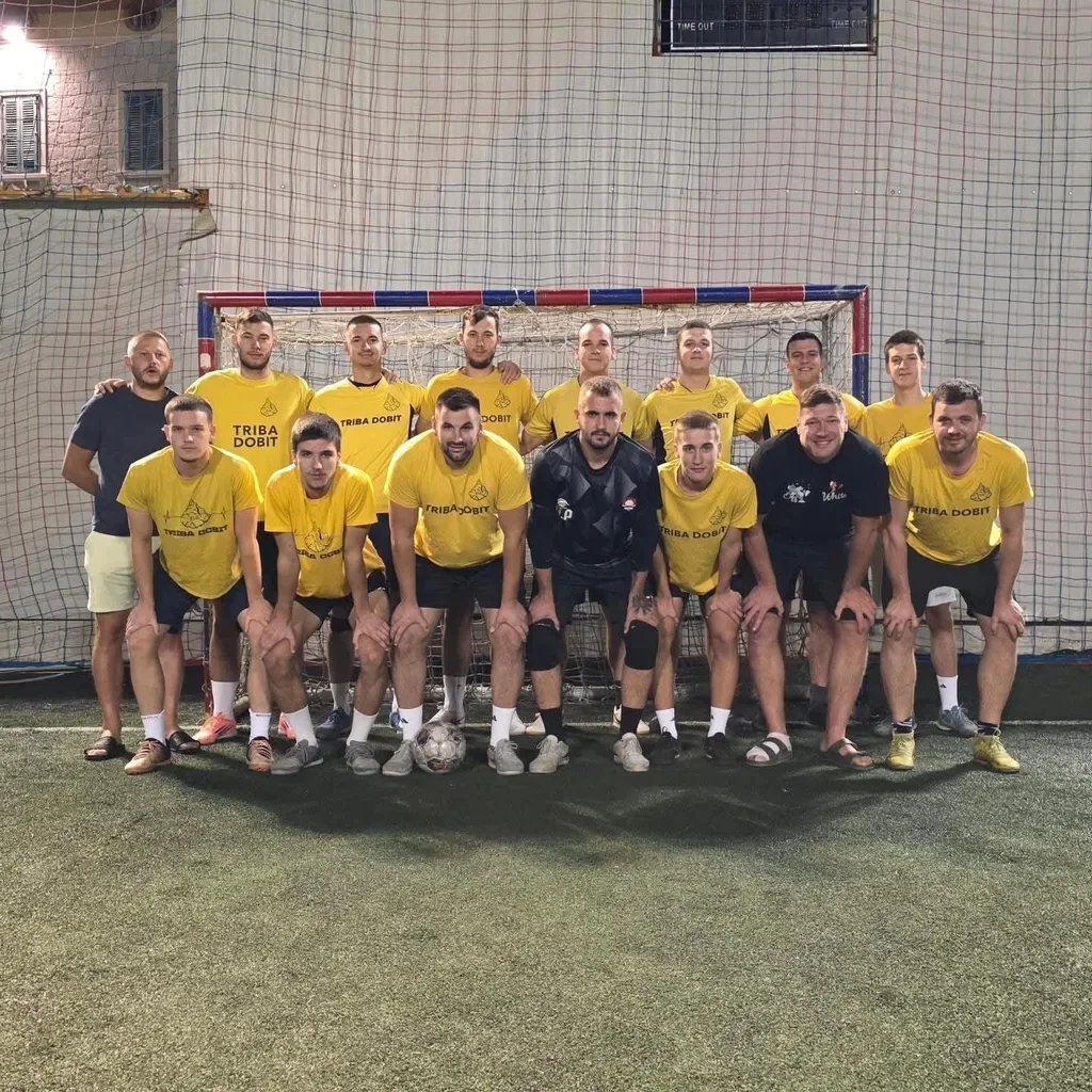 Triba Dobit · Team photo