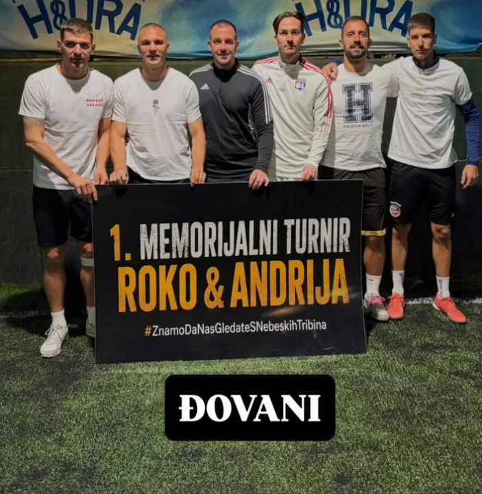 Đovani · Slika momčadi